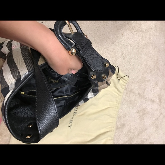 💯 Authentic Burberry Nova House check Hobo - Picture 4 of 8